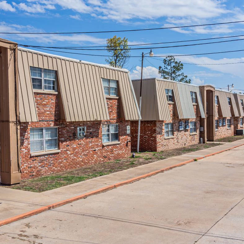 Frederick Apartments — Frederick, OK
