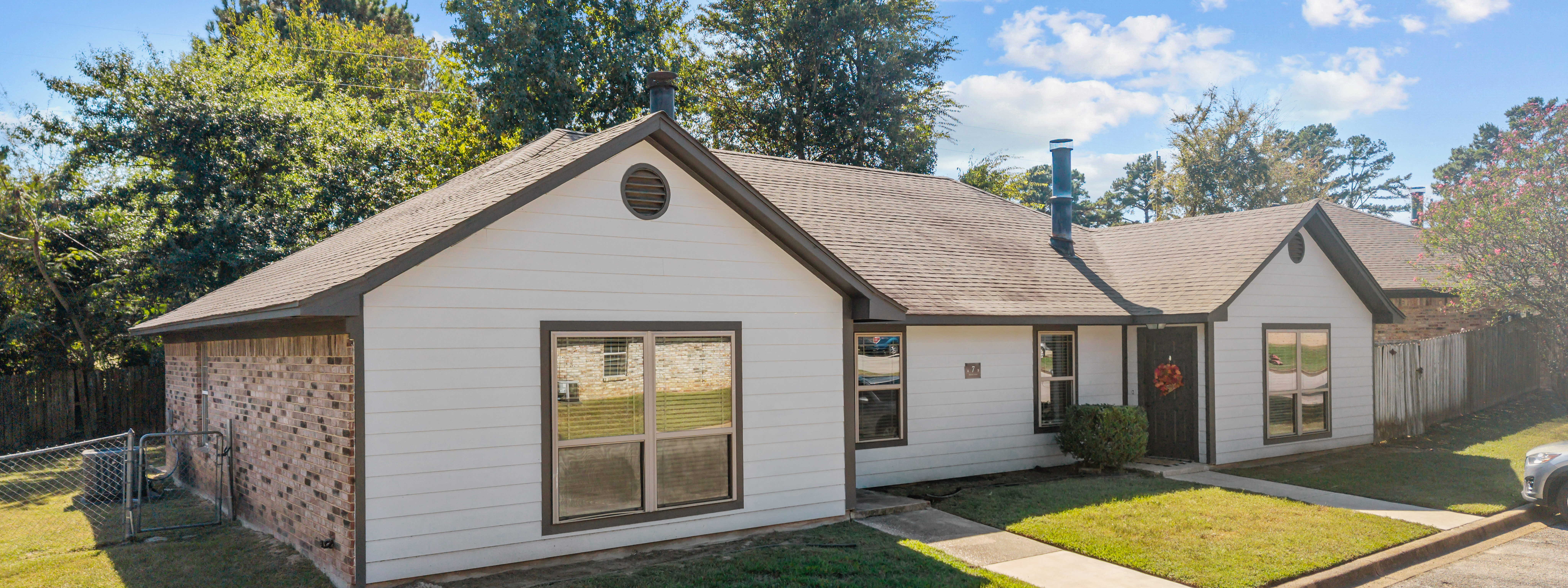 Azalea Court — Tyler, TX